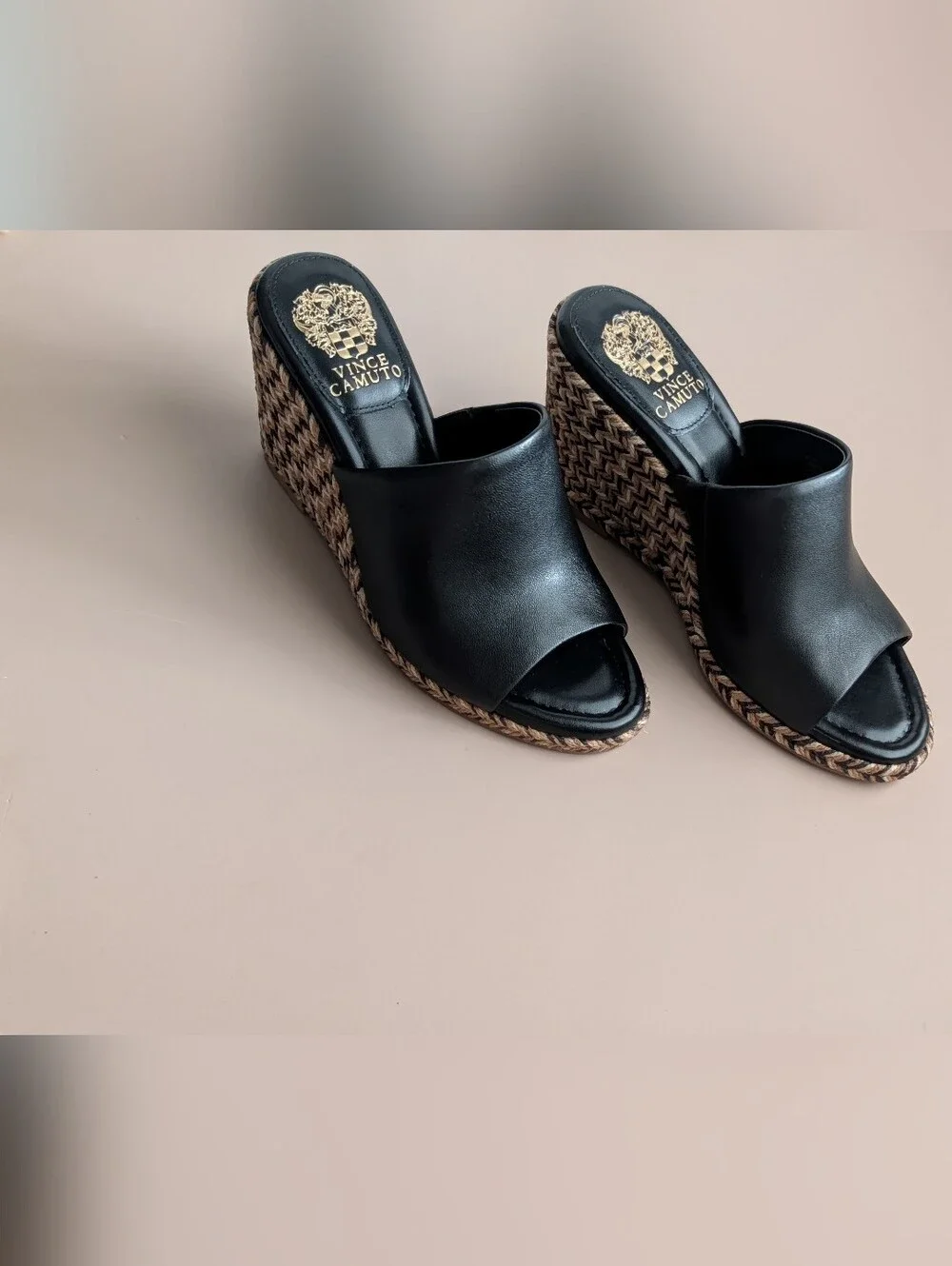 NIB Vince Camuto Fayla Black Leather Raffia Wedge Sandals Size 8